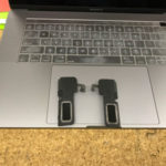 MacBook Pro タッチバー スピーカー交換 音割れ、修理