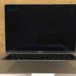 MacBook Pro 2018 15インチ (A1707) 液晶割れ、画面真っ暗