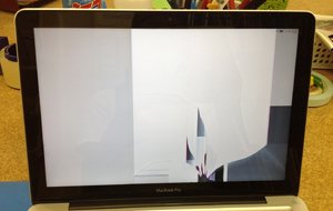 MacBook Pro A1278 液晶割れ