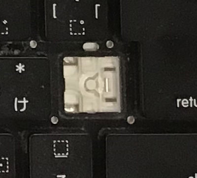 Macbook Pro キーボードが外れた 