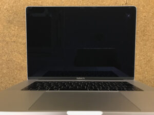MacBook Pro 画面真っ暗