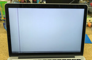 MacBook Pro 画面真っ白