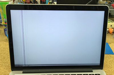 MacBook Pro 画面真っ白