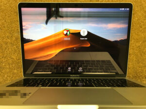 MacBook Pro 2016 画面割れ