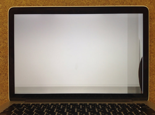 MacBook Pro Retina 液晶割れの状態